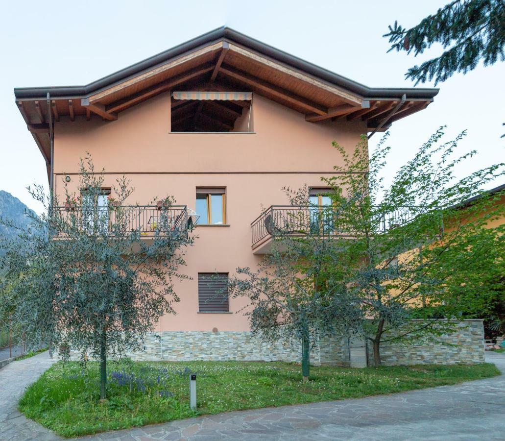 リエルナ Casa Giuliaヴィラ エクステリア 写真